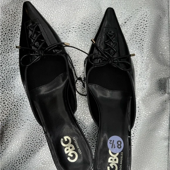 GBG Los Angeles Women's Size 8.5 Glossy Black Lace-Up Mules  New - Picture 4 of 6